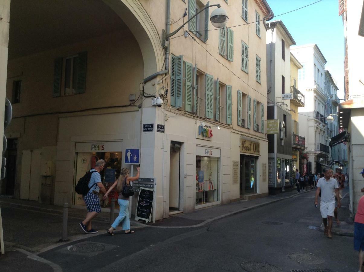 Vieille Ville 1 - Luca'S Apartment, 1 Bedroom, Max 2 Adults And 2 Kids Antibes Bagian luar foto