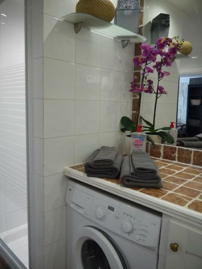 Vieille Ville 1 - Luca'S Apartment, 1 Bedroom, Max 2 Adults And 2 Kids Antibes Bagian luar foto