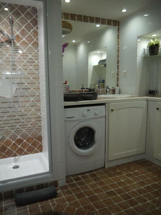 Vieille Ville 1 - Luca'S Apartment, 1 Bedroom, Max 2 Adults And 2 Kids Antibes Bagian luar foto